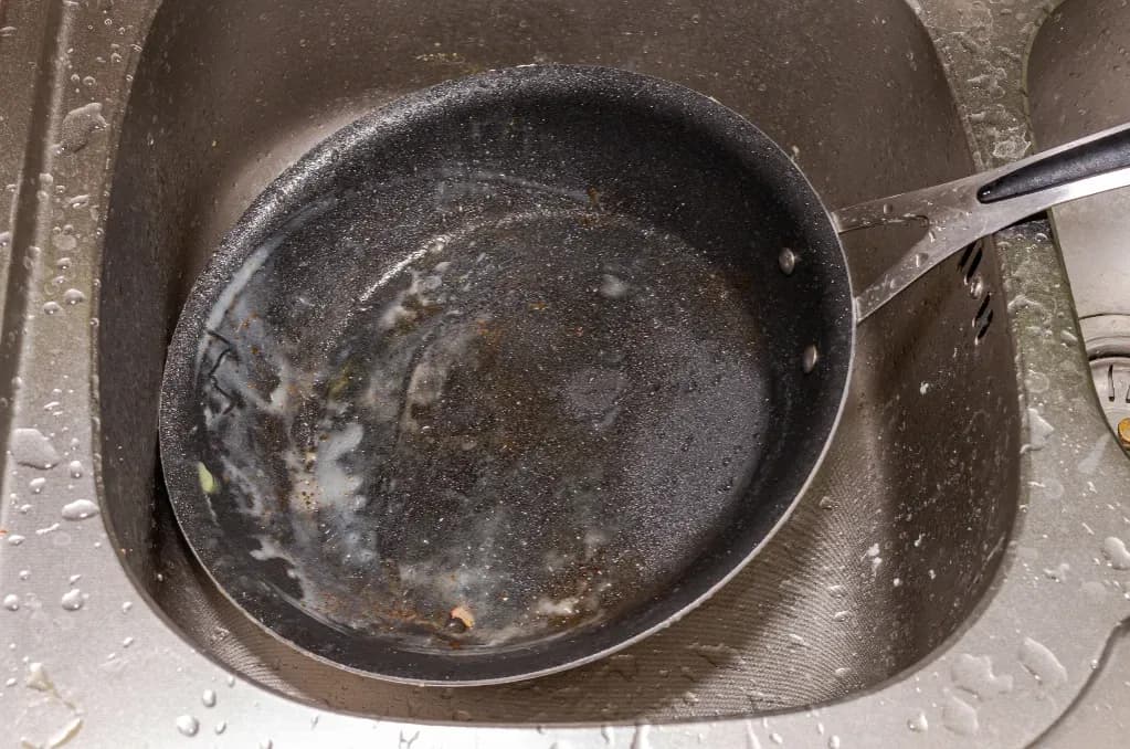 Gdzie wyrzucić garnek aluminiowy, aby nie szkodzić środowisku?